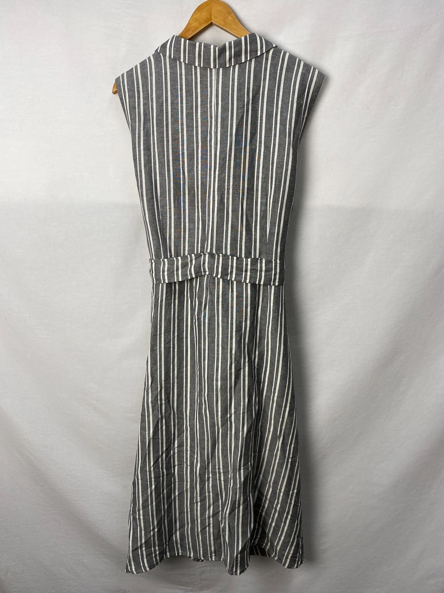 Basque Womens Dress Size 18 - Image 2