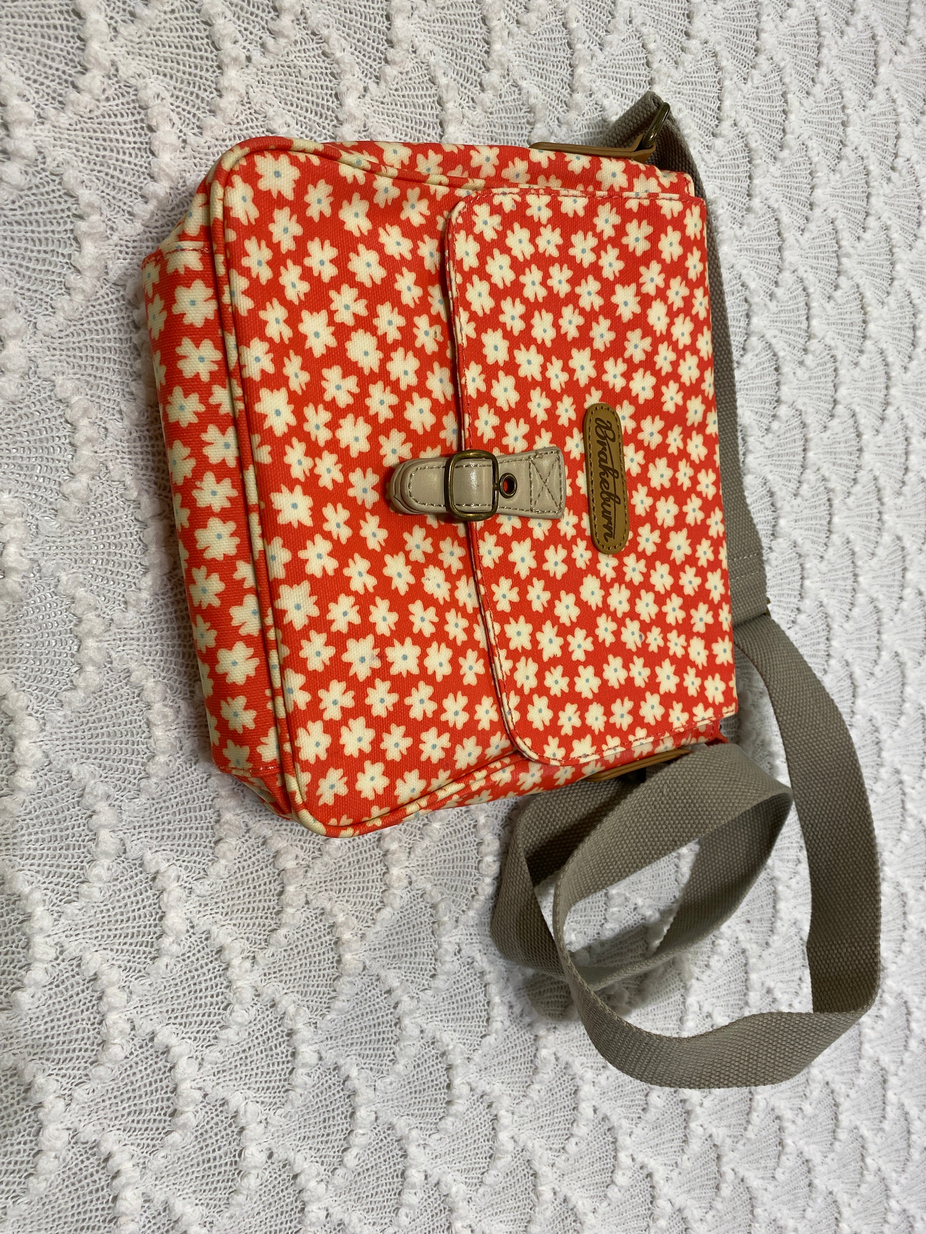 Brake burn Womens/ Mens Cross Body Bag