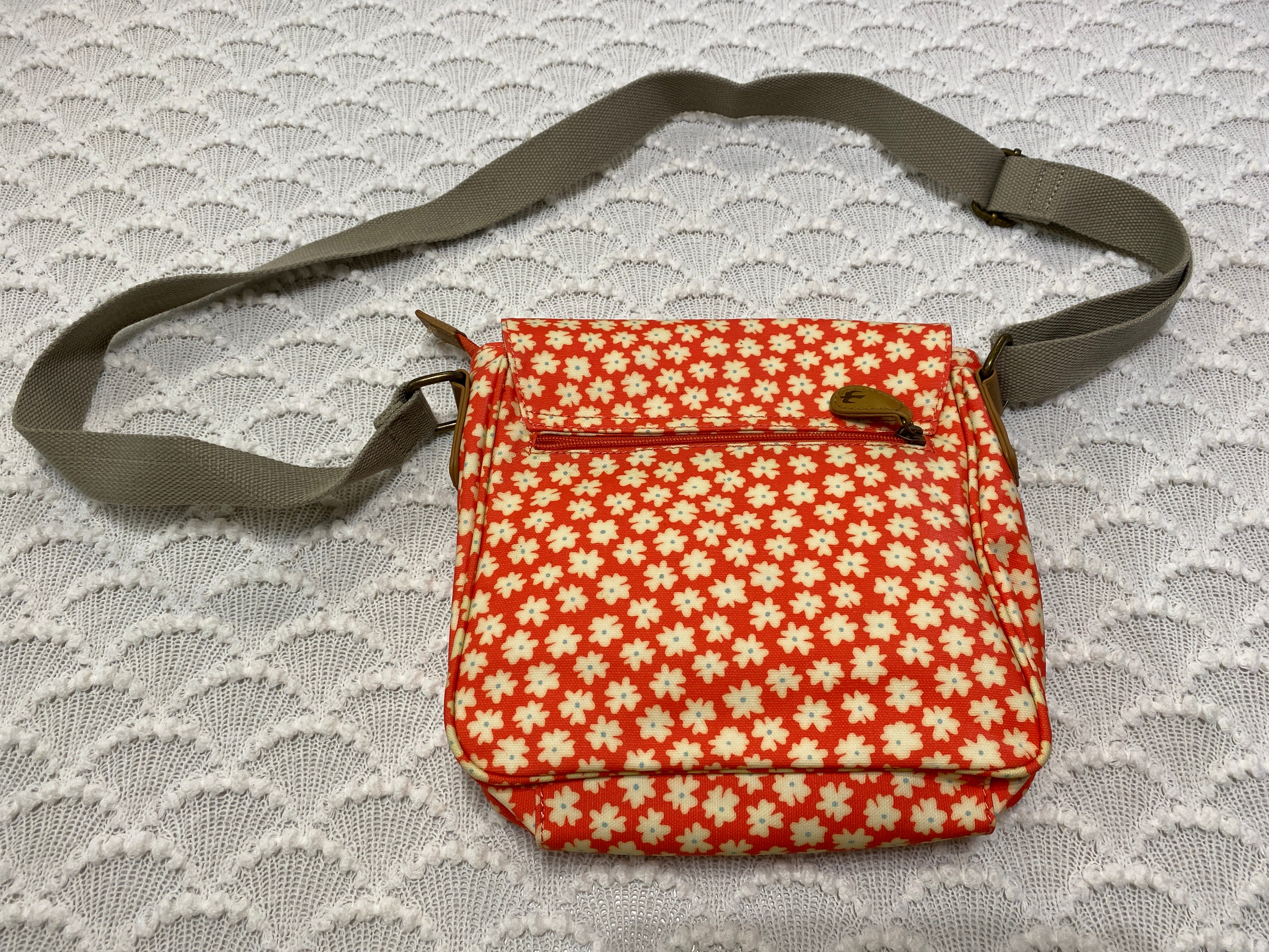 Brake burn Womens/ Mens Cross Body Bag - Image 2