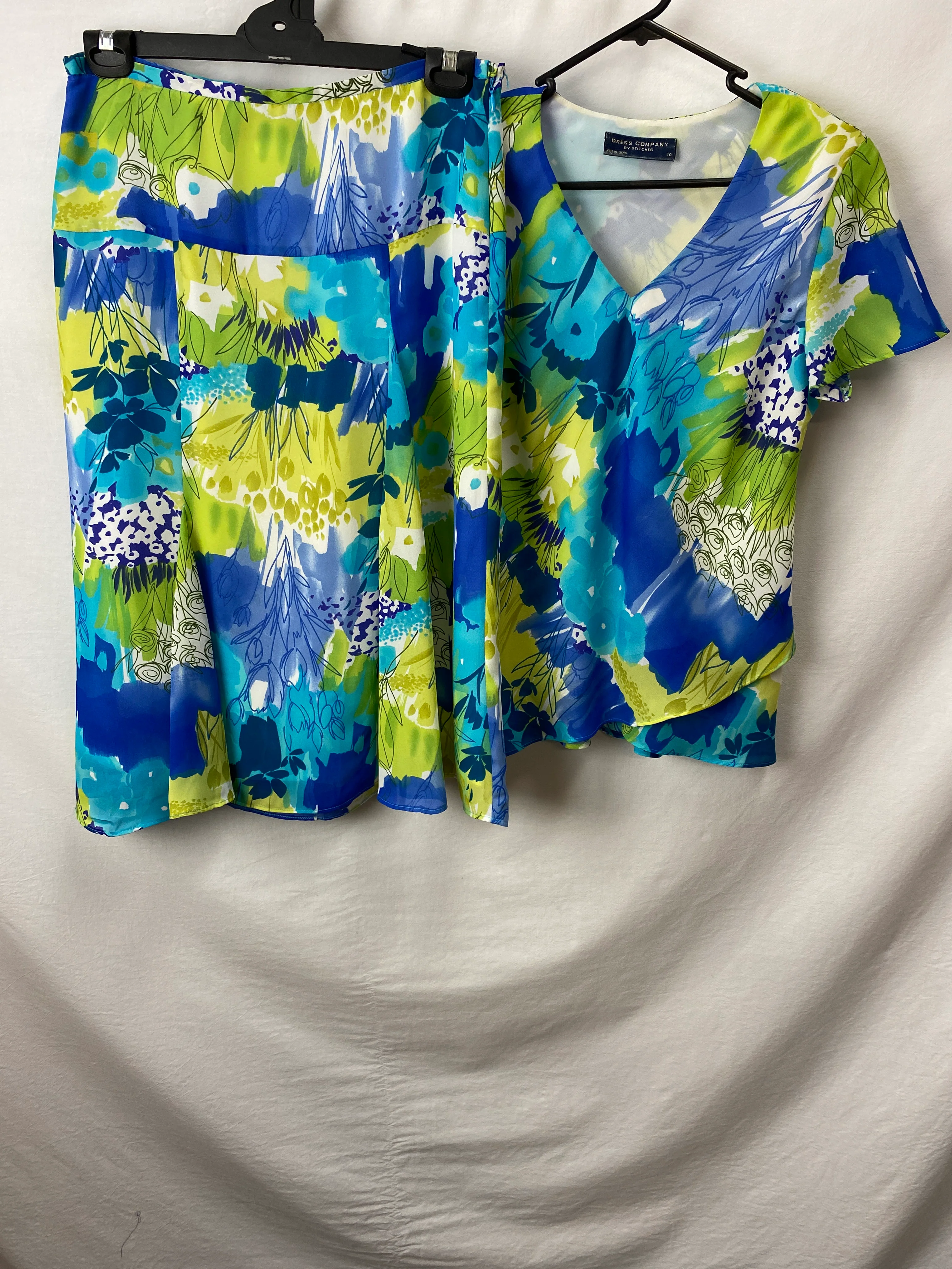 Dress Company By Stitches Womens Skirt & Top Size 10