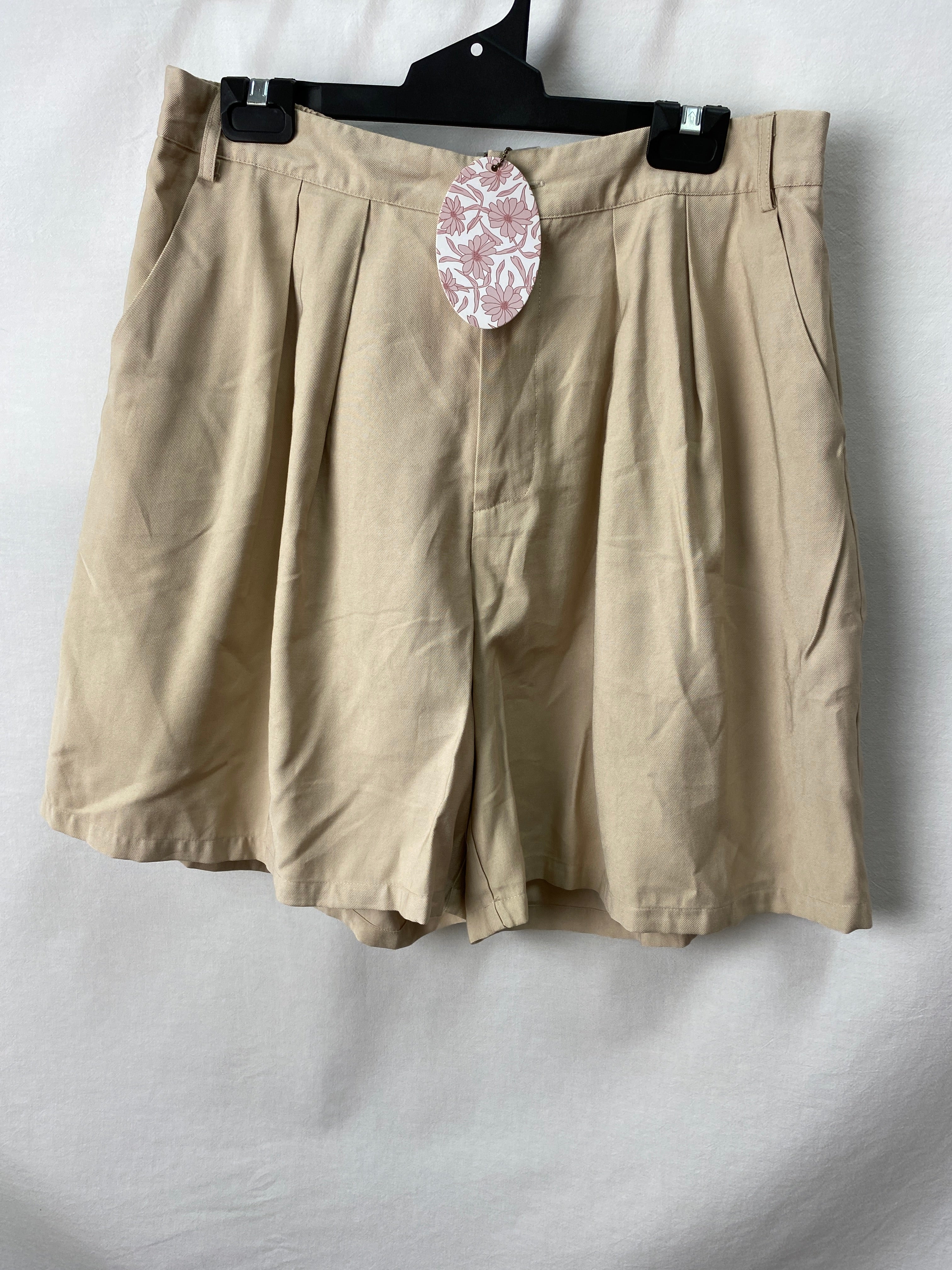 Fria Womens Shorts Size 16 BNWT