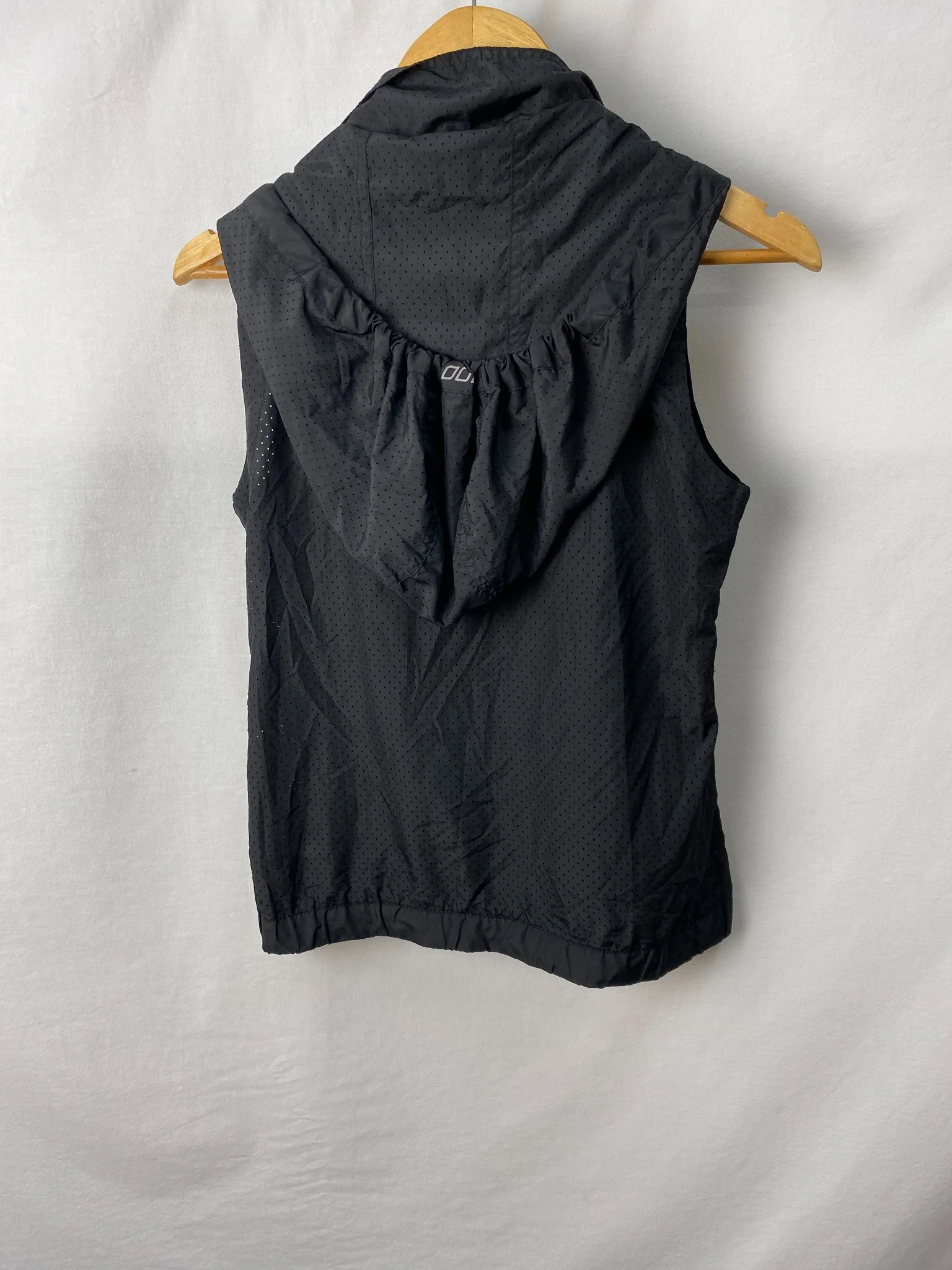Lorna Jane Womens Light Sleeveless Jacket Size XS - Image 2