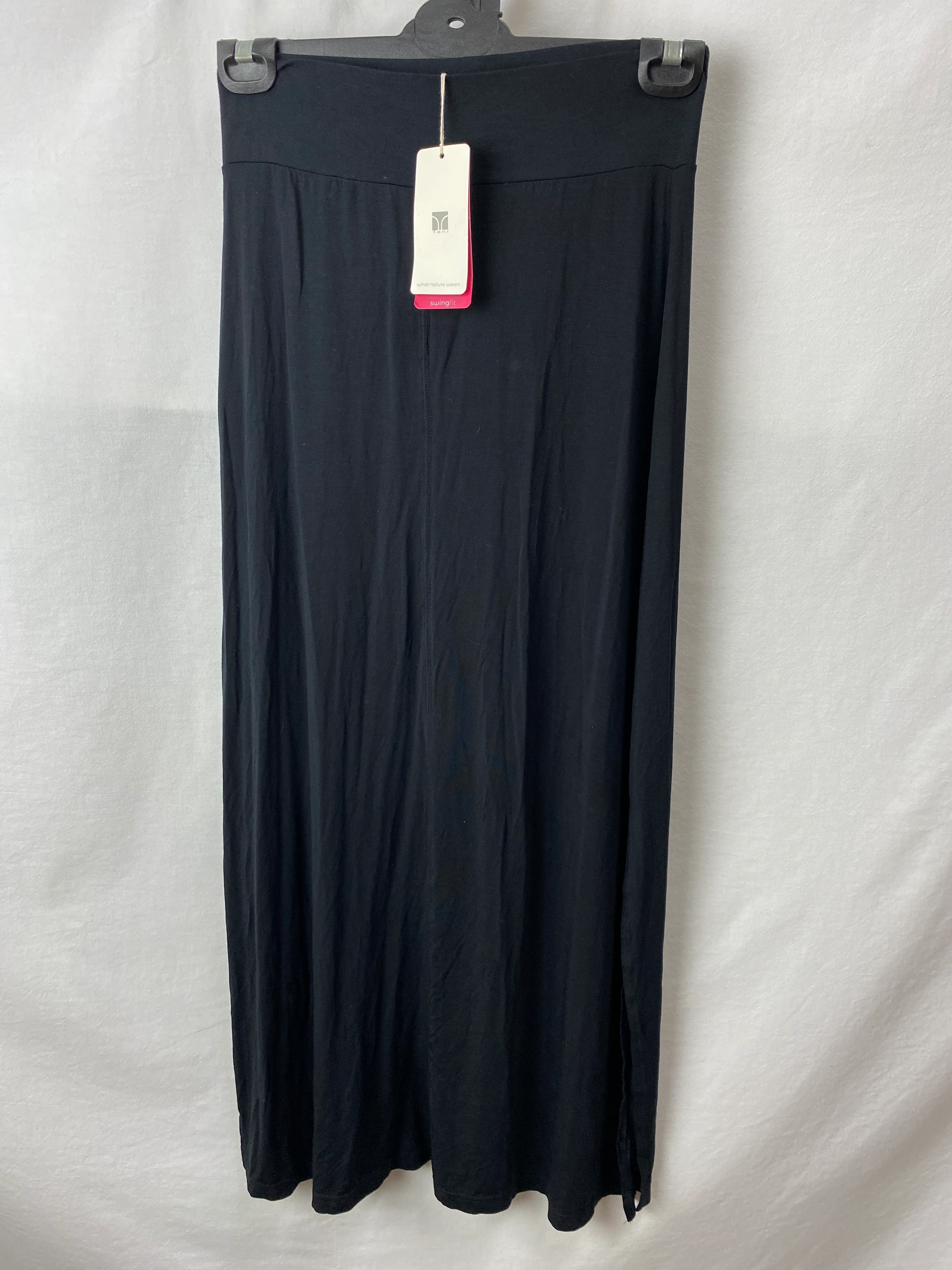 Tani Womens Skirt Size S BNWT