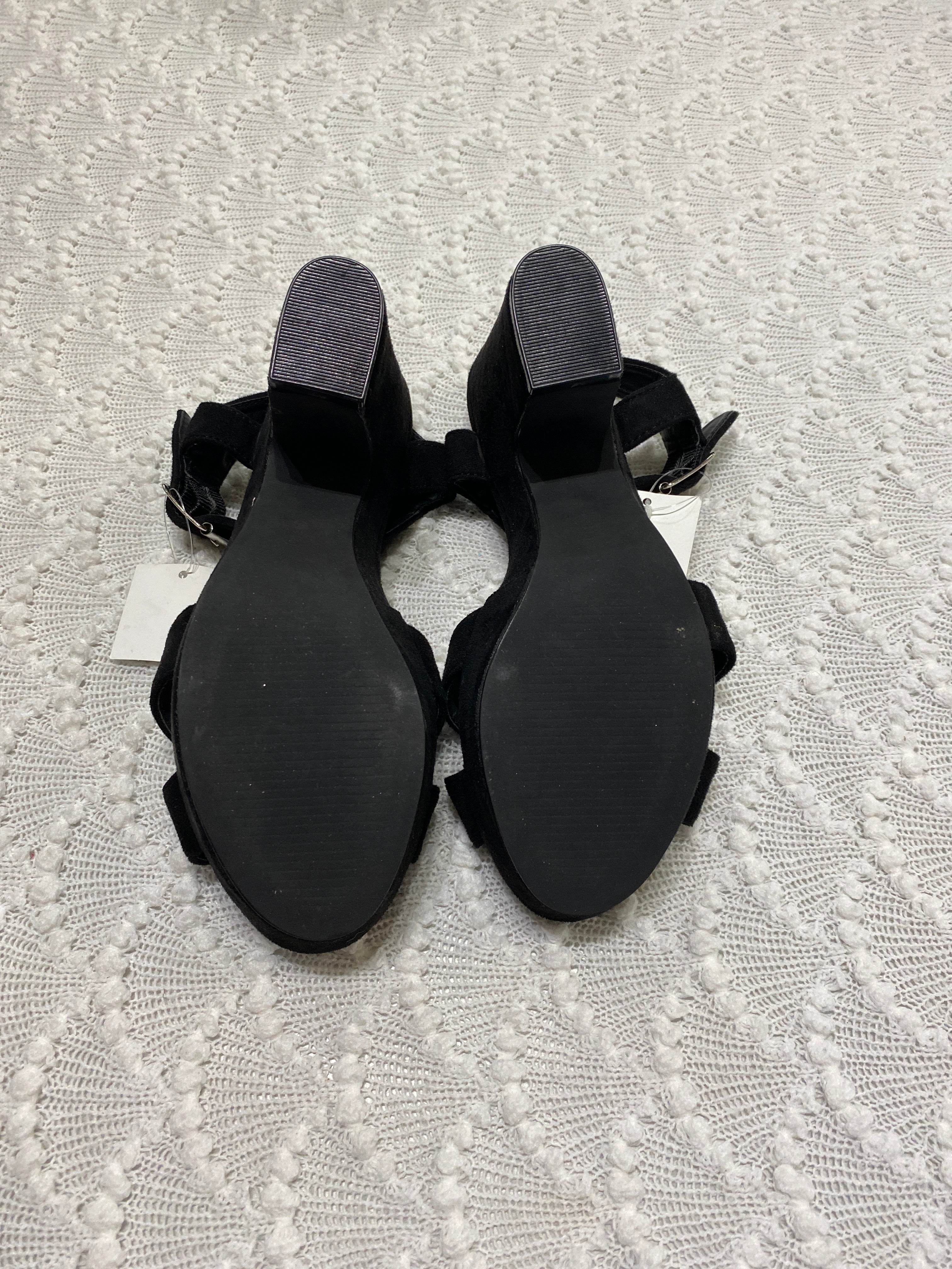 Wildfire Womens Shoes Size 6 BNWT - Image 3